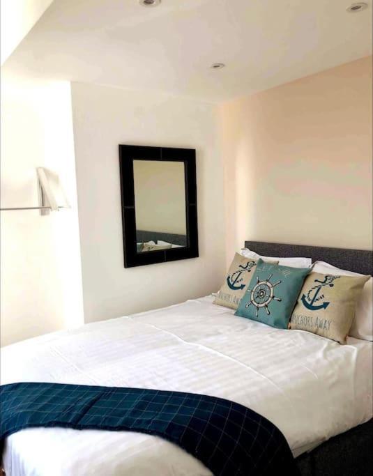 Sunny Seaside Beach House Lytham Centre Sleeps 8 Літам-Сент-Еннс Екстер'єр фото